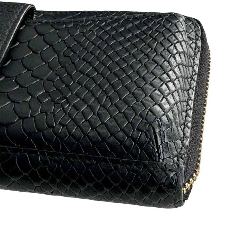GiGi New York City Phone Wallet Black Python Leather Zip‎ Around $215